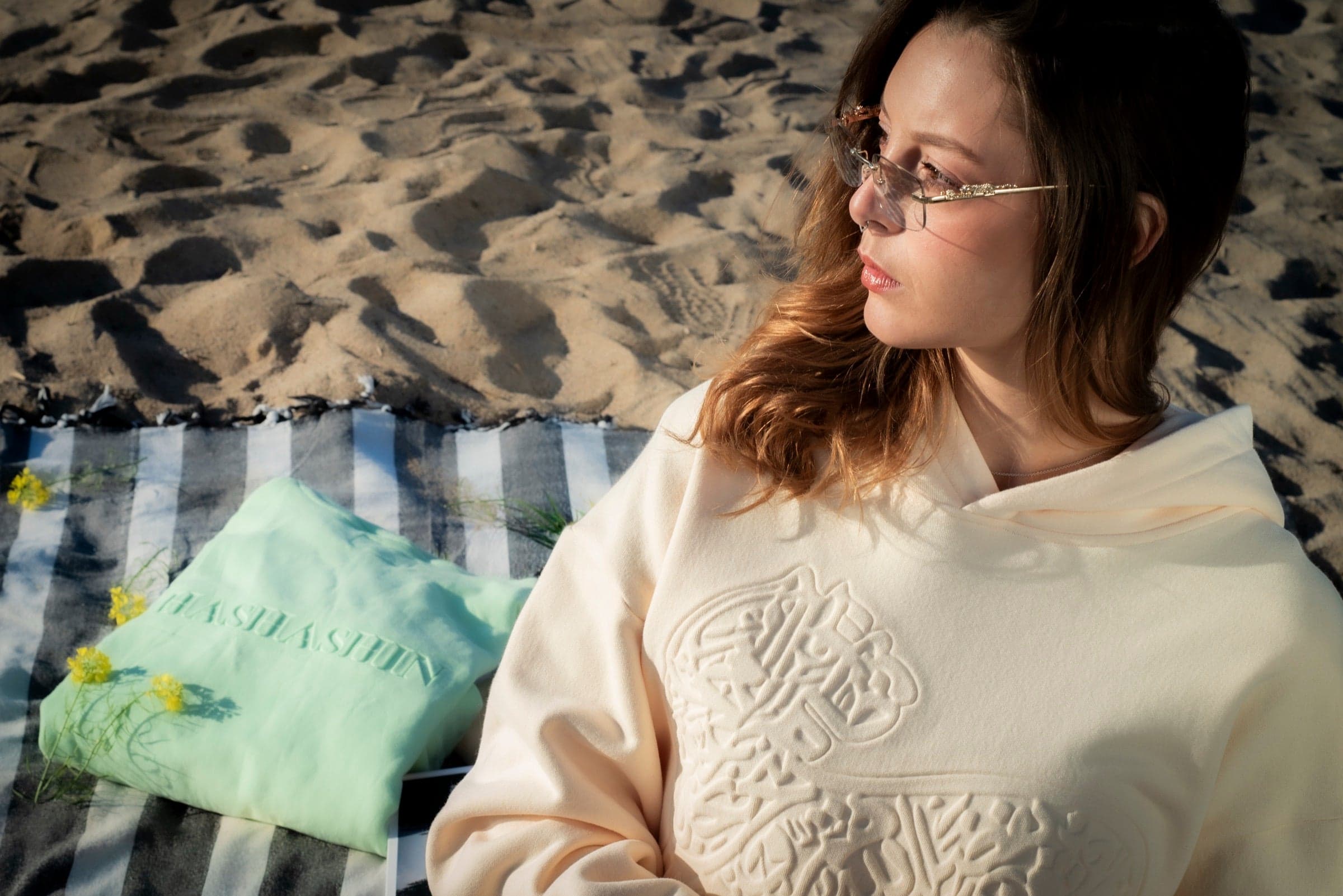 Editorial — beach-002